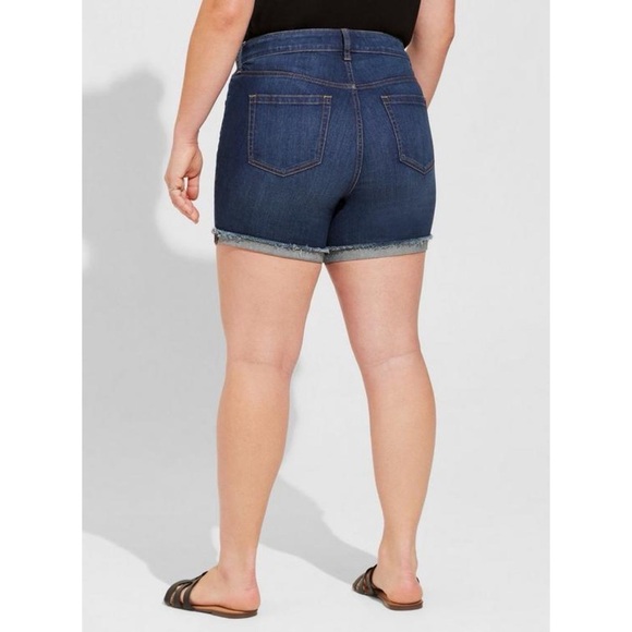 Torrid 5 Inch Vintage Stretch High-Rise Short Button Fly in All That - Picture 2 of 8